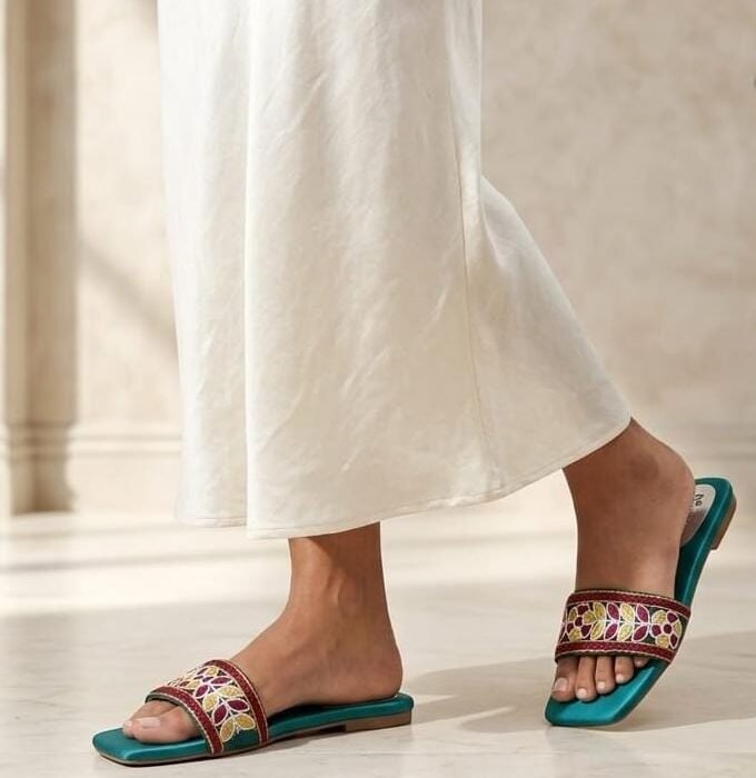 Women's Embroidered Flat Slide Sandals | REGALLO